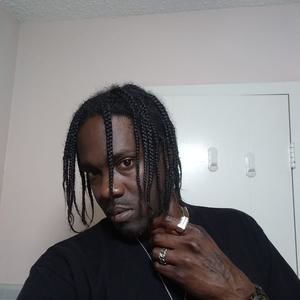 Meet your Posher, Avery